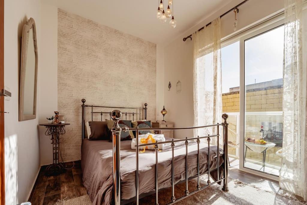 Апартаменты Luxury Designer Penthouse With Private Jacuzzi Слима Экстерьер фото