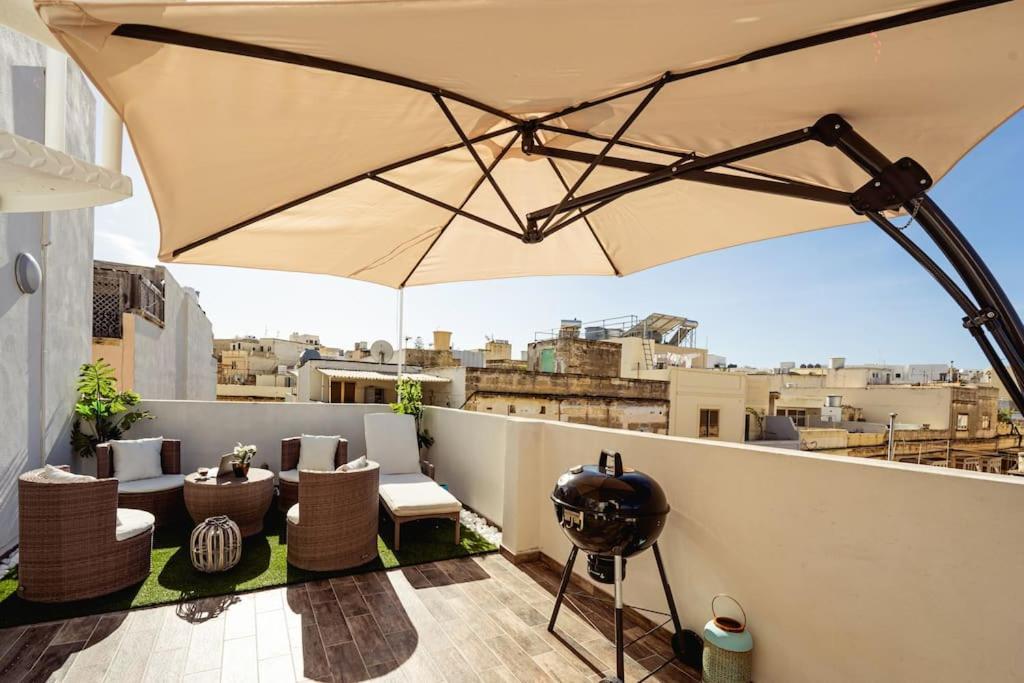 Апартаменты Luxury Designer Penthouse With Private Jacuzzi Слима Экстерьер фото